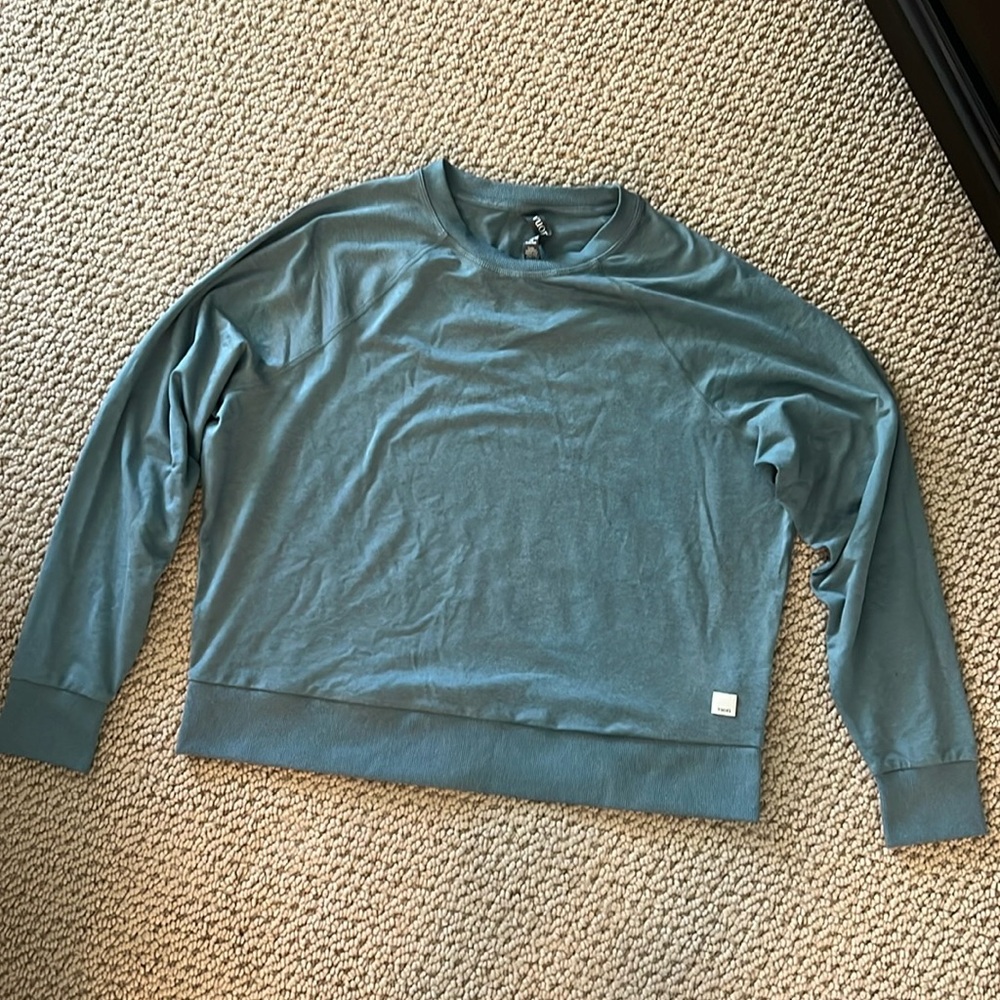 Vuori long sleeve halo crew